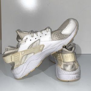 Nike huarache cream & white size 12
